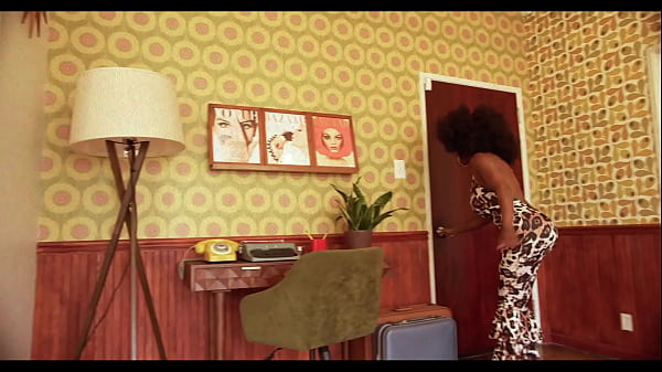 TS PARRIS & FOXXXY BROWN AKA MYSTIQUE PREVIEW