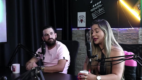 They suffered prejudice, and when they're horny they make amateur videos, their marriage didn't last and on the reality show... - Juli Figueiró and Felipe Larrossa (SHEER/RED)