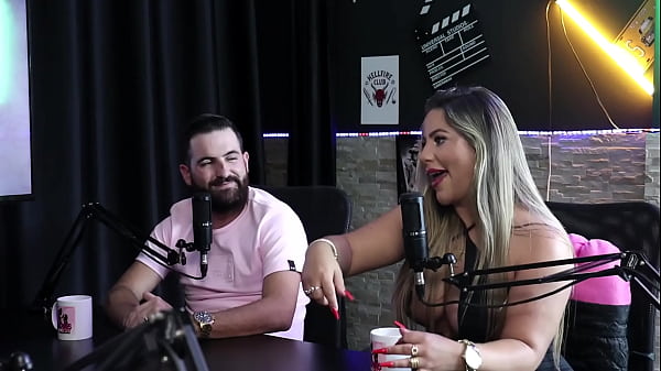 They suffered prejudice, and when they're horny they make amateur videos, their marriage didn't last and on the reality show... - Juli Figueiró and Felipe Larrossa (SHEER/RED)