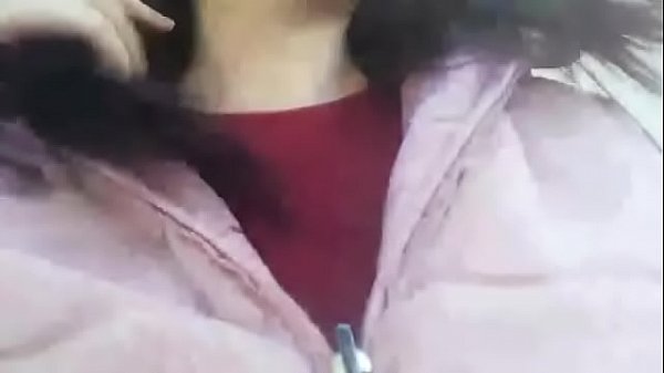 Download Video - La tua ragazza in giardino ti mostra il suo grande e grosso cazzo sei pronto a succhiarlo tutto&quest;