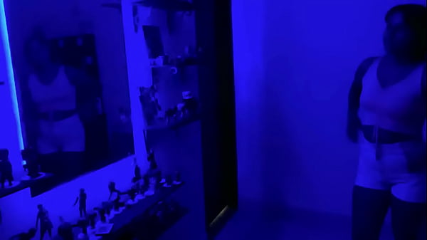 Download Video - follo con mi cu&ntilde;ada en el cuarto de mi novio y nos metemos los dedos en nuestros co&ntilde;os