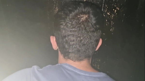 Socando rola no desconhecido no dark room da ba...
