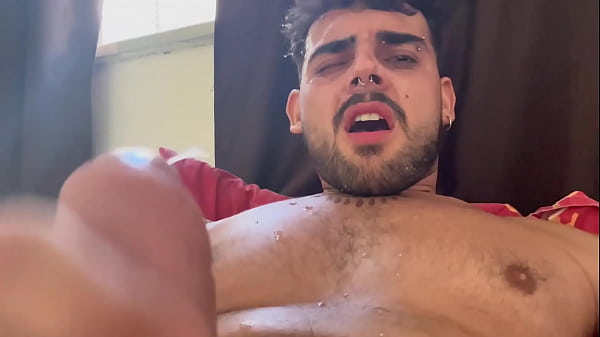 Download Video - BANHO DE PORRA&comma; VERS&Aacute;TIL SAFADO DANDO LEITADA