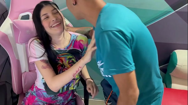 Download Video - le entro a escondidas a la hermanastra y hacerle un creampie