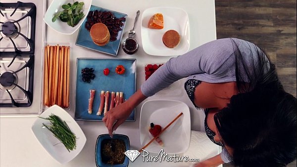 PUREMATURE Milf Makayla Cox uses her tight asshole to get what she wants
