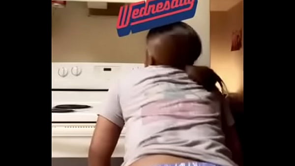 shorty sent me twerking videos