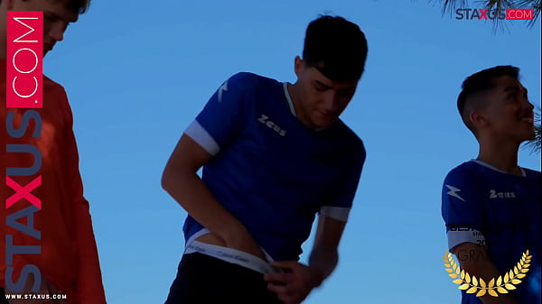 STAXUS :: Hot bicyclists can't resist making an...