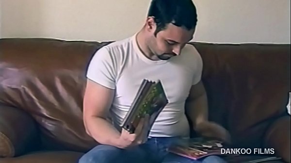 Download Video - Para lefar con ganas&comma; mi vecino  el casado me presta sus revistas porno y su experta mano  masturbadora&period;