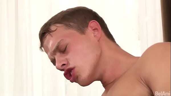 Download Video - Hot guys threesome