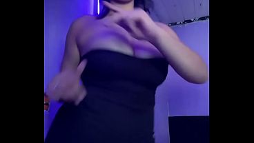 Novinha Peituda