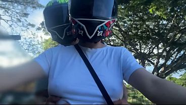 Download Video - Recog&iacute; Un Cliente De DIDI Sin Sost&eacute;n y Se Dio Cuenta De Mis Grandes Tetas 2