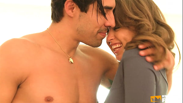Hot babe gets her shaved pussy pumped by a musc...
