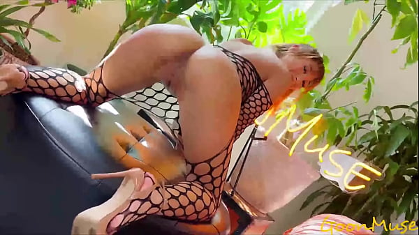 Cute Asian Mina Luxx Seduces Muscular Guy To Fuck Her
