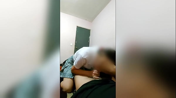 POV My cute stepsister is passionate about sucking my cock to earn 300 pesos when we are alone at home, real homemade Part 1