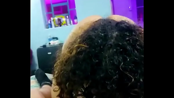 Download Video - Trans gordinha bbw dando o cuzinho para o favelado dominador