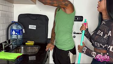 MEU MARIDO CHEGOU COM FOME DEI A BUCETINHA PRA ELE COMER