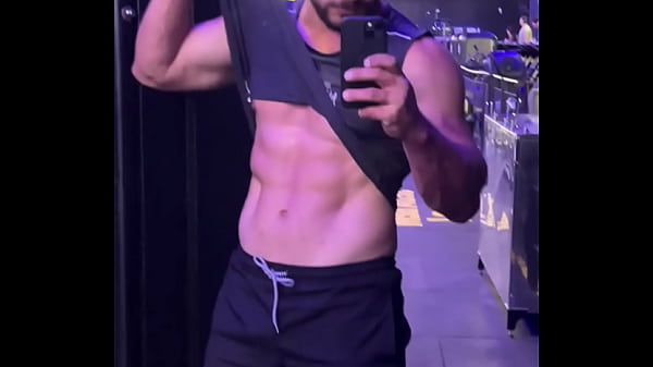 Treino pago logo irei sortear algum fã para treinar comigo você toparia ? Tem que ser VIP o sorteio vai ser por lá ent ...