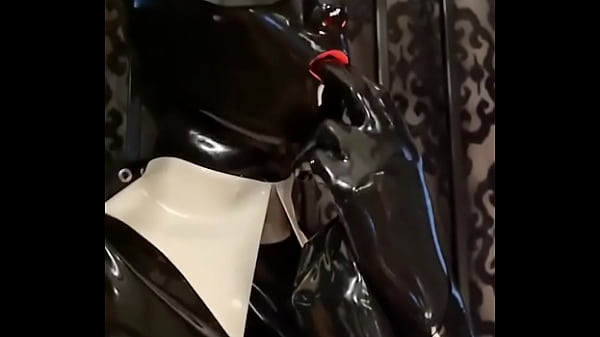 Naughty maid girl by Rubber-Pervs #maid #heavyrubber #latex #latexoutfit #rubber #studiogum #rubbergirl studio gum #fetish...