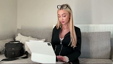 Sexy Secretary Takes a Break From Work to Cum and Squirt! - Frances Bentley -