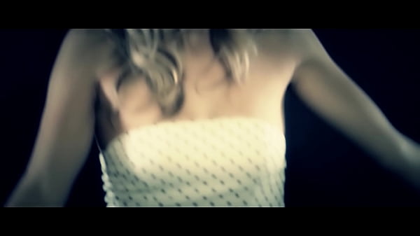 Blonde milf masturbated her shaved pussy