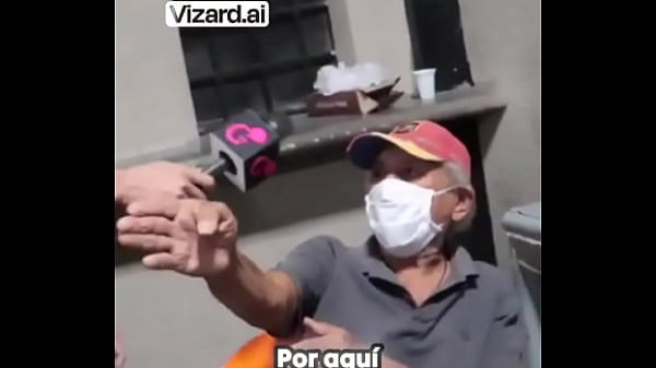  La Dura Realidad De Un Vendedor De Periódicos #esfuerzo #chiclenoticias #historia #elchicletv #trabajo #sacrificio #atre    