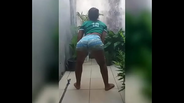 thumb young tail dancing