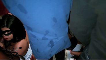Parkolóban zajló csoportos kielégülés