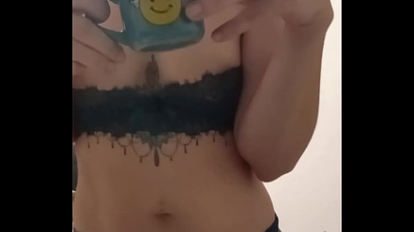 Bonjour mes coquins je vous offre le café