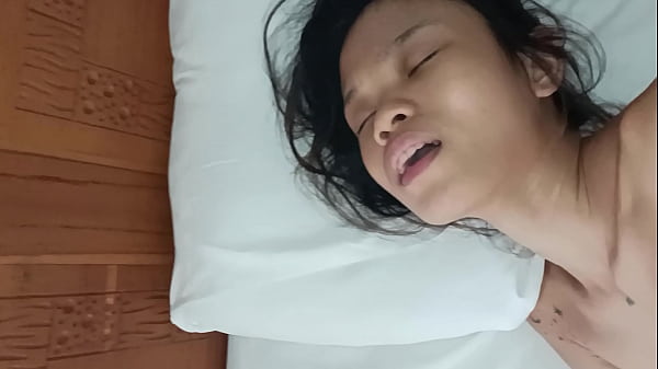 Download Video - New Year's resolution becomes true - first anal sex ever exactly on new years night&excl;