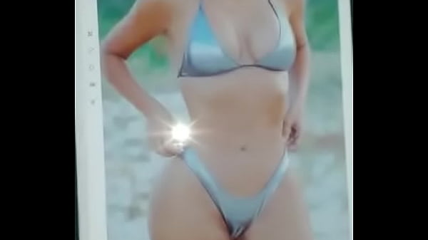 kim kardashian lez boobs