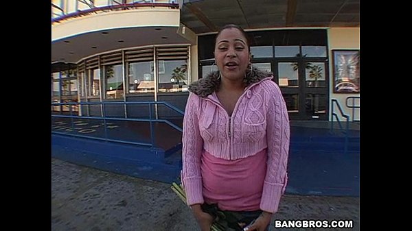 Download Video - BANGBROS - Flowers For Booty&excl;