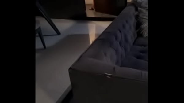 ME TOCA RICO MI JEFE EN EL BA&Ntilde;O A PUERTA ABIERTA