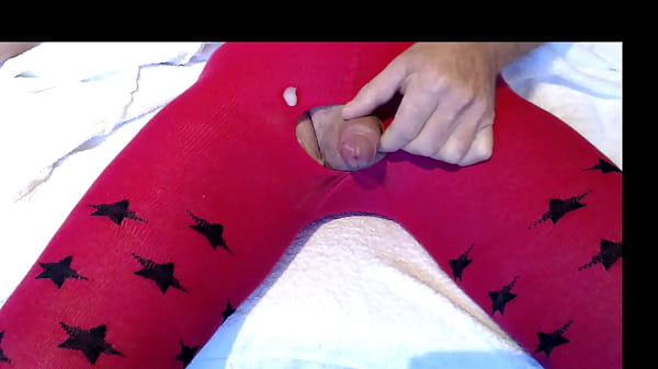Download Video - Bilingertits is cumming wearing her legging