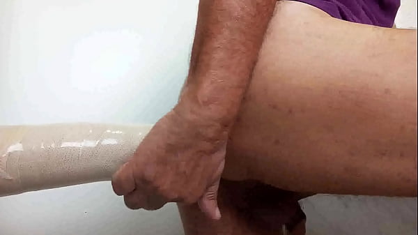 Download Video - Enterrando um grande consolo no cu&comma;que del&iacute;cia &commat;&excl;&excl;&excl;&excl;