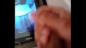 18歳の童貞がドナのために射精！トリビュート