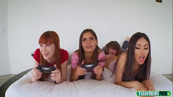 Rose Darling, Katya Rodriguez, Alexa Nova Gamer Girls Loved Cock
