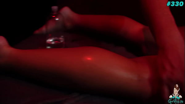 Francis Simas recebendo massagem vendada e gozou muito