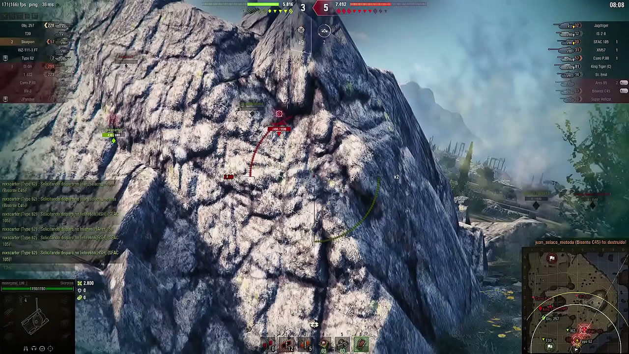 Alem&atilde_ no matinho segurando tudo