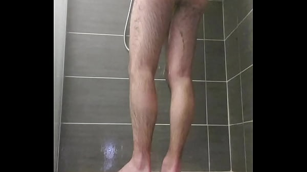 Download Video - Sous la douche