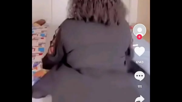 Old mama shaking