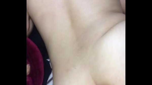thumb bouncing buttocks