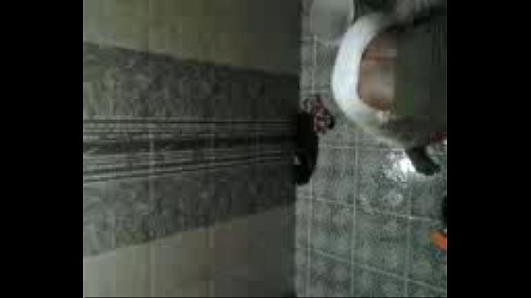 valsala aunty clean bath