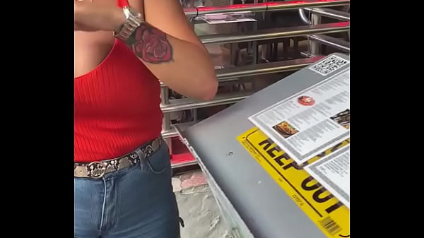 BUSTY CLEAVAGE VOYEUR MIAMI WORKER PT2