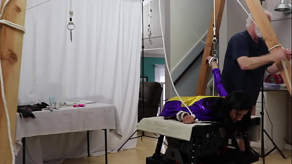 Batgirl Fucks Older Guy Hard - Deepthroat And Riding