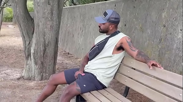 Download Video - Fazendo Putaria e sendo mamado pelo namorando em casa abandonada