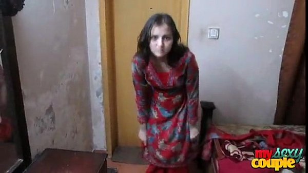 Download Video - Beautiful Indian Wife Showing Her Big Boobs