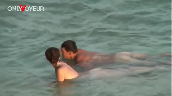 Download Video - Beach Voyeur&period; She wanted to swallow&comma; but got just body cumshot&period; Very hot couple beach sex&excl;