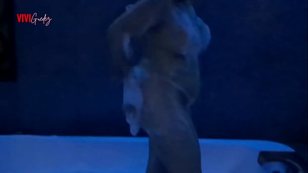 Instead of getting mad at him, she got a huge fire in her pussy that ended with her giving her pussy to the guy.