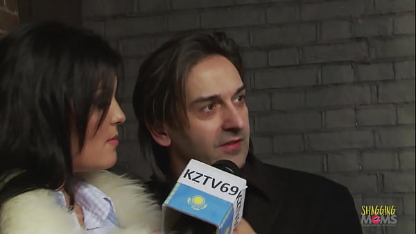 News reporter having hardcore foursome sex with a blonde chick