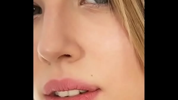 Sexy kisses for you (Audio)